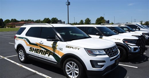 Video shows SC sheriff's deputy shooting unarmed suspect, dog mauling second unarmed person