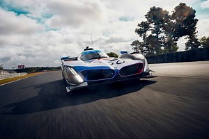 See The BMW M Hybrid V8 Run Up The Goodwood Hill