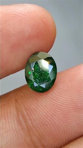 W292🟢Tsavorite harga Rp 2,400 Ribu W,a 085792493877,dim 8x6,5x4,6 mm origin