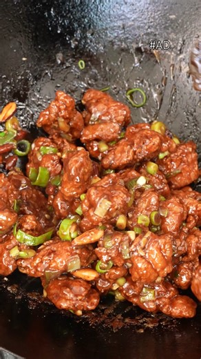 #ad Let me show you how I make the BEST Crispy Chinese Almond Chicken with @Sahale Snacks Honey Almonds Glazed Mix! The ultra crispy chicken tossed in a sweet and savory sauce with the crunchy toasted honey glazed almonds adds the perfect crunch to the juicy chicken! While I love @sahalesnacks for on the go snacking, the dry roasted whole almonds with toasted sesame seeds, sea salt, and vanilla in a sweet honey glaze perfectly compliments this dish in both the dry batter and crunchy topping for 