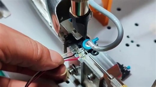 2.8寸HMIPLC一体机应用于自动焊锡机