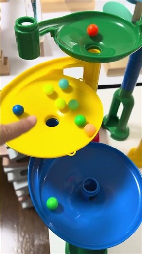 これなーんだ？ぐるぐる回転するー