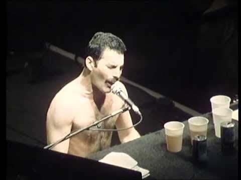 Queen - We Are The Champions (Live in Frankfurt '82 and Knebworth '86)