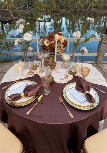 Elegant Woodland Resort Tablescape Ideas