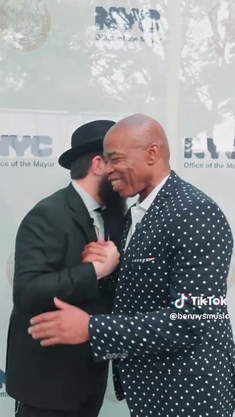Making New York Safer (Hamitzvos!) Daily Mitzvah with the Hon. @Mayor Eric Adams