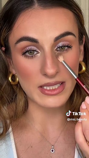 How to Prevent Mascara from Smudging Under Your Eyes