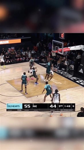 This is what REAL sportsmanship looks like #sportsmanship #respect #viralsports #honorthegame #trueathlete