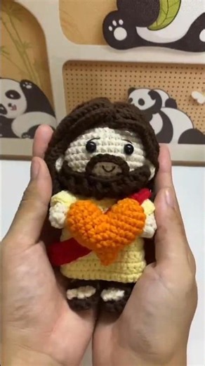Móc len hình Chúa ôm trái tim #craft #crochet #jesus