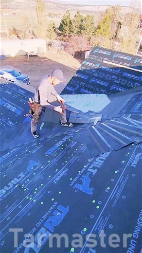 1K views | installing malarkey shingles https://linktr.ee/tarmasterroofingstore #fastestrooferintheworld #satisfying #fyp #roofer | The Tarmaster | Facebook