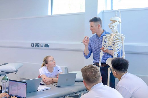 BSc (Hons) Physiotherapy Degree - University of Chichester