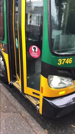 アメリカのバスの乗り方を紹介！