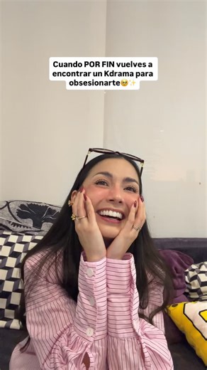 Megumi Hasebe Perdomo on Instagram: "Voy por el 4to capítulo y lo estoy amando! La producción de este Kdrama es una locura y la historia me tiene súper enganchada💖! Se llama “Cómo se traduce este amor” Cuando me la termine les cuento qué tal✨#kdrama #kdramas #kdramalovers #kdramalover"