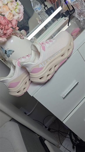 Zapatillas deportivas sin cordones para mujer: cómodas y ligeras