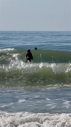 Carson, Age 6 🤙 Backside surfing 🔥🔥 #Carson #KidsSurf #BacksideSurf #GromLife #surfing