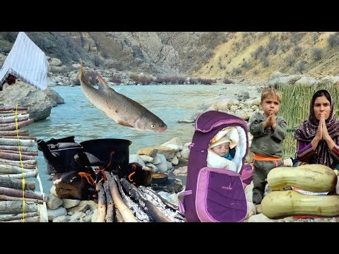 Alone in Nature: Nomad Woman Catches Fish & Builds a Door from Tree Branches