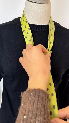 1.5M views · 6.4K reactions | Simple tie knot 瑱甆 #fbreelsfypシ゚ #sewing #stitch #fbreelsfyp #crafting #embroidery #crafts #creative #design #tieknot | Hand Embroidery Designs by Priyanka | Facebook