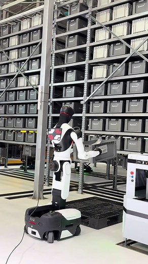 Robot Industry Chain Conference: Smart Factory, Warehouse & Logistics