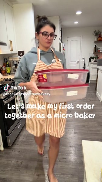 Come bake my very first order with me! What an awesome experience this was! Can’t wait to bake for so many more of you🤎 thank you so much for being here this is everything and I’m so grateful🤎 #microbakery #momtok #cookietok #baker #smallbusiness