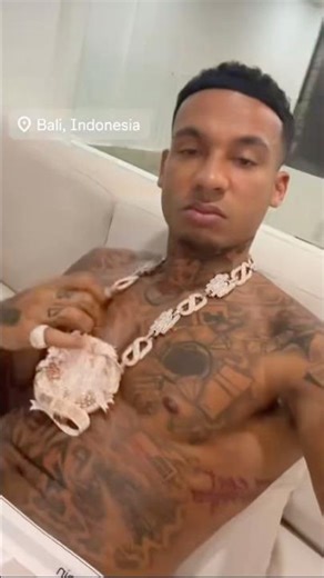Rapper Fredo goes live with his new chain and location Bali Indonesia his guys doing big jail🤔🤔