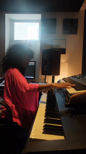 HOOKS WITH HANNAH!! Luniz - I Got 5 On It #hookswithhannah | Hannah V