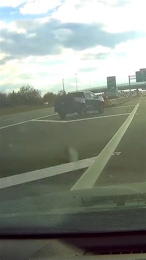 Truck miss the exit | Dashcam Lessons