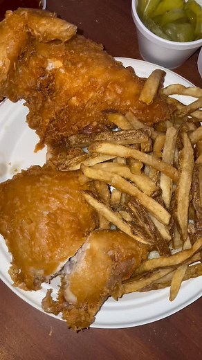 Trying the Famous Rip’s Tavern in Ladd IL! Known for their fried chicken and man it’s 🔥 very good spot! Would most definitely recommend. They do the fried chicken for dinner and have a different lunch menu. Go check them out 🙏🏻 #foodreview #review #eat #eats #eating #mukbang #chicken #friedchicken #lunch #dinner #snack #snacks #snacking #food #foods #foodie #foodies #foodlover #foodlovers #foodstagram #reels #delicious #yum #tasty #local #illinois | Grazing Guse
