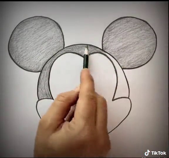Simple Mickey Mouse drawing . . . #drawing #mickeymouse #eazye #eazydrawing #simple #simpledrawing #drawsimple #baby #buetifull