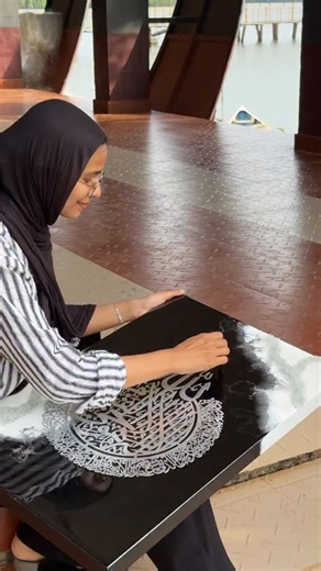 25K views · 673K reactions | Resin Art with Arabic Calligraphy | Handmade Islamic Home Decor | Mumzart | Facebook