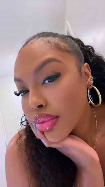 Lip Gloss Hack You’ll Wish You Knew Sooner!