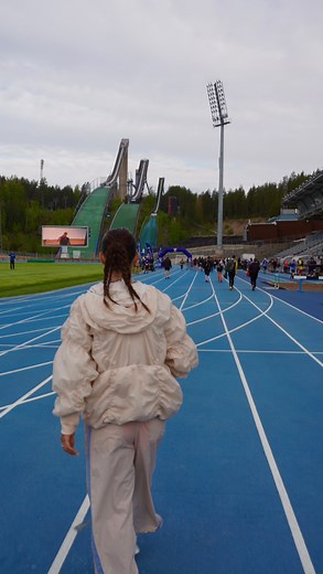 Mary M McCarthy on Instagram: "#ad I 100% have an emotional attachment to old running kit 🤭 I feel like im not the only one, who cant throw out race top from over 10 years ago, or lucky socks that im not even sure you can call them socks anymore… they just hang up, never being worn but to much attachment for me to throw them away 🥲 But honestly after using @dylon_uki sport on my everyday running kit (its really hard to find a good detergent for sports kit that cleans it throughly but doesn’t r