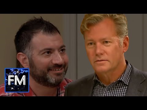 Man brings pizza to Chris Hansen's house
