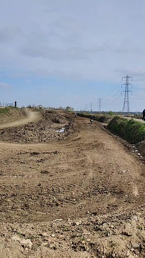 first time riding the pitty at a track💨#motocross #pitbike #uncleeddiesmotortrack #125cc #fyp