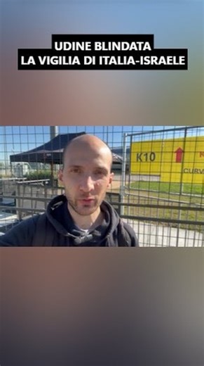 Italia-Israele, viaggio in una Udine blindata alla vigilia Stadio Friuli, Albergo Le Fucine di Buttrio e Hotel Friuli. Rispettivamento il luogo della partita e gli alberghi che ospitano le due selezioni, il primo l’Italia e il secondo Israele. Sono questi i tre snodi fondamentali attorno ai quali è ruotata la vigilia del match: l’allerta è massima ovunque, transenne, blindati e cordoni di polizia la fanno da padrone mentre un elicottero sorvola costantemente il centro cittadini. Ecco il nostro r