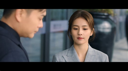 🍯[ENGSUB]| Love is Sweet | EP1 Found it! The new intern is actually the CEO’s childhood sweetheart | Bailu 💗 Luo yunxi 🍯【精华版】半是蜜糖半是伤 | EP1 找到了！新晋实习生竟是总裁找了多年的青梅竹马 | 白鹿 罗云熙 #半是蜜糖半是伤 #LoveisSweet #白鹿 #罗云熙 #Bailu #Luoyunxi | C-drama Clip