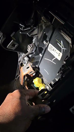 2023 Honda hrv srs module location