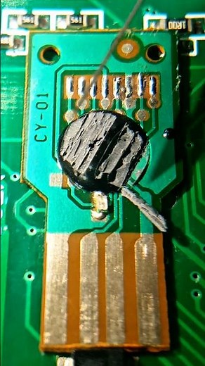 Inside A Memory Card Reader Ic #circuitboardrepair