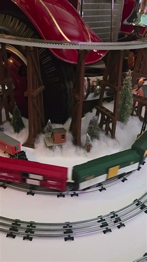 BNSF EMD MAC running around the Fire Truck layout. At the Hanover Fire Museum Train Garden.