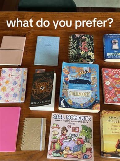 ASMR Scratching and Tapping Experience