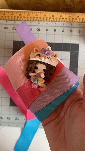 Let's make a double stacked Octopus bow for this Supa cute polymer clay! #octopusbow #twistedboutiquebow #boutiquebows #hairbow #diybows #hairbowtutorial #polymerclay #crafty #bowmaker #polymerclaycenter #mommycraftsalot | Mommy Crafts A lot