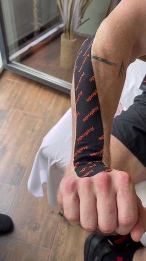 Get rid of forearm pain with Spophy kinesiology tape.🐯 #spophy #kinesiology #kinesiologytape #kinesiologytaping #taping #tape #painrelief #wearesportsphysio #forearms #sportphysio #kinesio