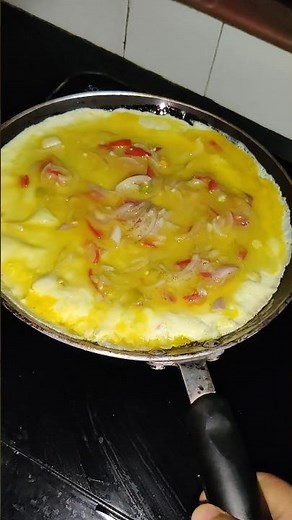 Cooking the PERFECT Omelette (EASY Recipe)