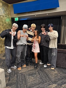 79K views · 1.9K reactions | casually ran into TXT backstage #TOMORROW_X_TOGETHER #TXT #bmostadium | etrikekaraoke | Facebook