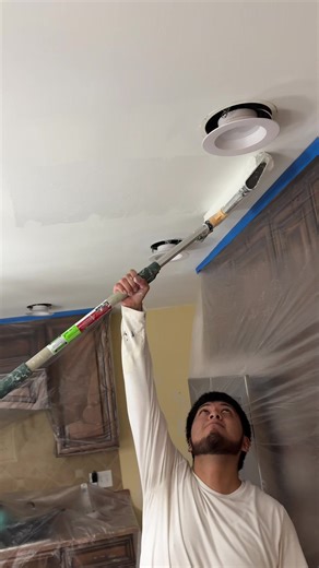Pintando ceiling con 18” Roller#painting #painter #fyp #foryoupage