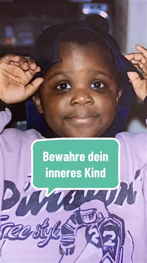 Ich bin dankbar, mein inneres Kind immer in meinem Herzen zu tragen. Dieses Kind erinnert mich daran zu lachen. Zu staunen. Und das Leben nicht nur ernst zu nehmen ❤️ Wenn ich mich jemals von diesem Teil in mir trennen würde, würde sich das Leben für mich grau anfühlen. Das innere Kind ist nicht unreif. Es ist der Teil in dir, der noch fühlen kann, noch träumen kann und noch wirklich lebt. Vielleicht geht es im Leben nicht darum, nur darum “Erwachsen” zu werden. Sondern das Kind zu bewahren 🙏🏾