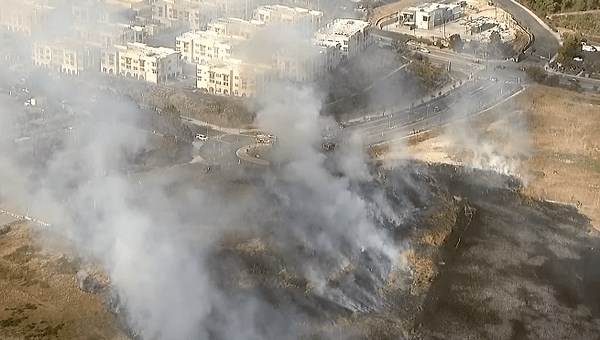 Vegetation fire erupts near Oceanside Boulevard