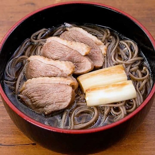 鴨肉の旨味がたっぷり♪ 鴨南蛮蕎麦のレシピ動画・作り方 | デリッシュキッチン