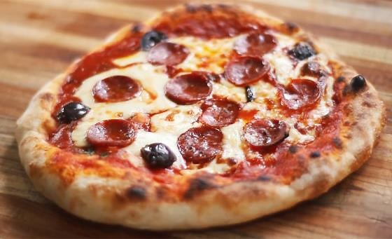 When you really feel like pizza at home! Try this amazing Neapolitan style pizza