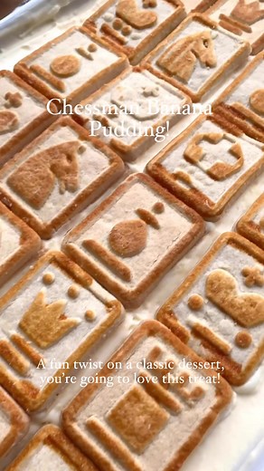 Simple Chessman Banana Pudding! 🥄💛 Layers of pudding, bananas, and buttery Chessman cookies make it the perfect creamy, dreamy dessert for Thanksgiving. Ingredients ▢ 2 packages Pepperidge Farm Chessman Cookies ▢ 6 bananas ripe and sliced ▢ 1 cup cream cheese softened ▢ 1 (14 ounce) can sweetened condensed milk ▢ 1 (5 ounce) box Instant Banana Pudding ▢ 1 teaspoon vanilla extract ▢ 2 cups whole milk cold ▢ 5 cups (about 12 ounces) Cool Whip thawed Get the full recipe ⬇ #bananapudding #dessertr