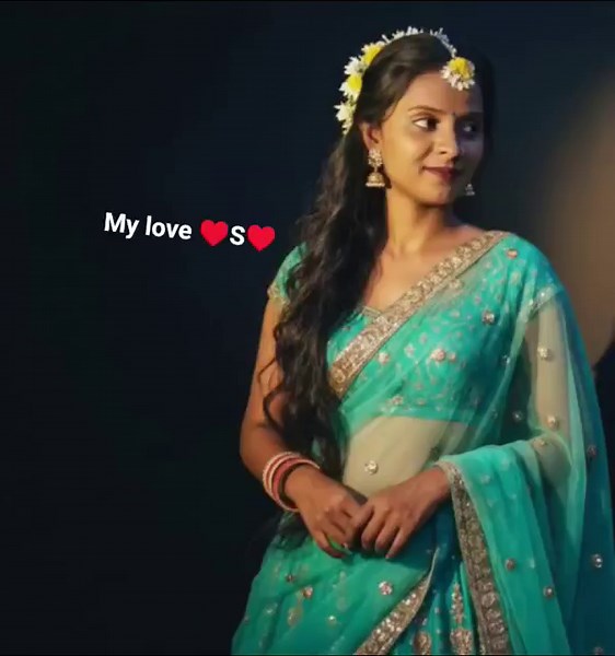 tu Kaun Kahan Se Aayi Hai