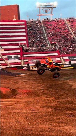 El Toro Loco's 25th Anniversary Monster Jam World Finals Stunt